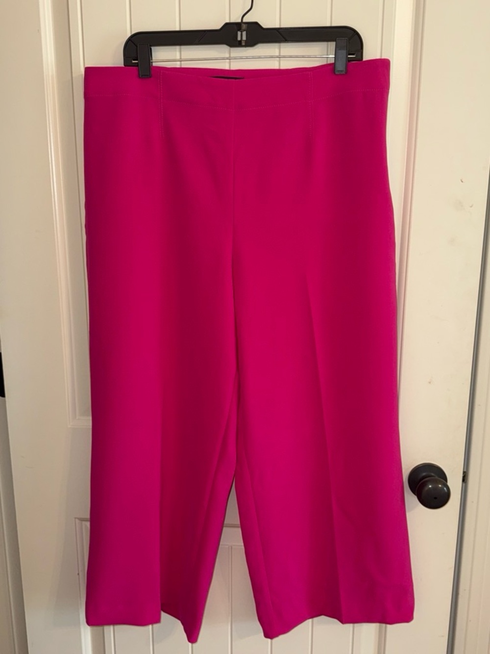 Ann Taylor Women's Wide-Leg Crop Pants in Hot Pink. Size 14. EUC. - Picture 7 of 7